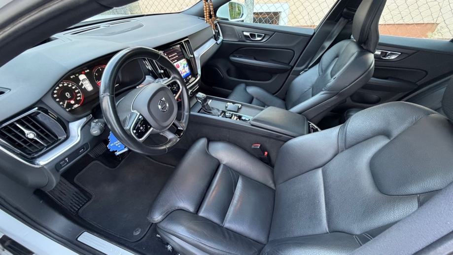 VOLVO V60 autom. D4 ODLIČAN, fotografija 7
