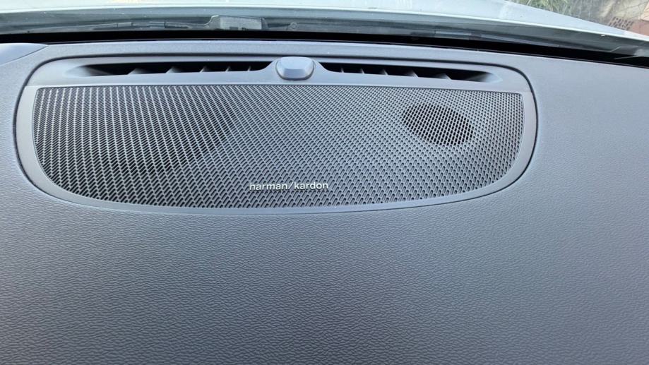 VOLVO V60 autom. D4 ODLIČAN, fotografija 10