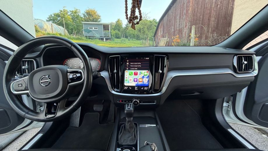 VOLVO V60 autom. D4 ODLIČAN, fotografija 13