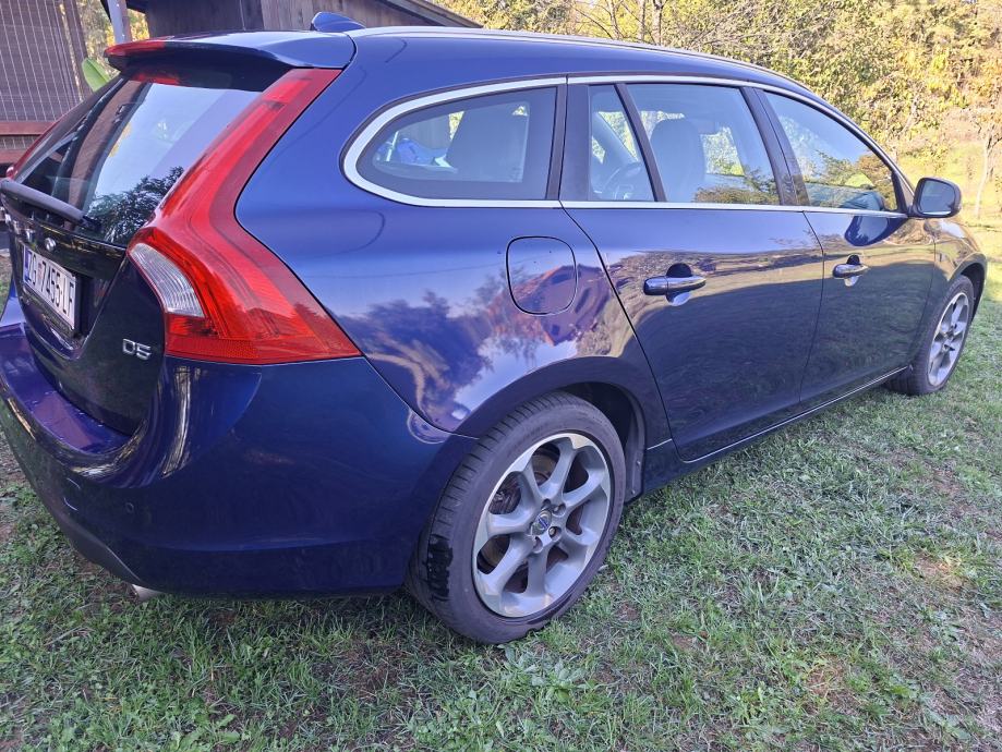 Volvo V60 D5 Ocean race, fotografija 4