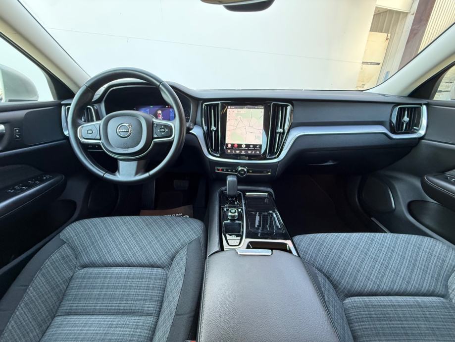 Volvo V60 Recharge T6 PLUG-IN HYBRID AWD CORE | 24MJ JAMSTVA | U PDV-U, fotografija 2
