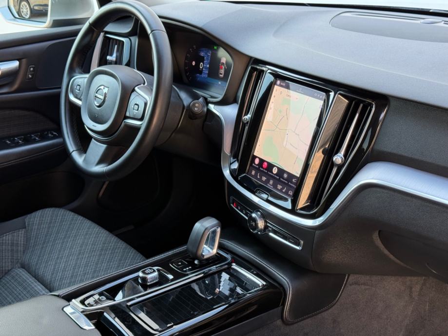 Volvo V60 Recharge T6 PLUG-IN HYBRID AWD CORE | 24MJ JAMSTVA | U PDV-U, fotografija 7