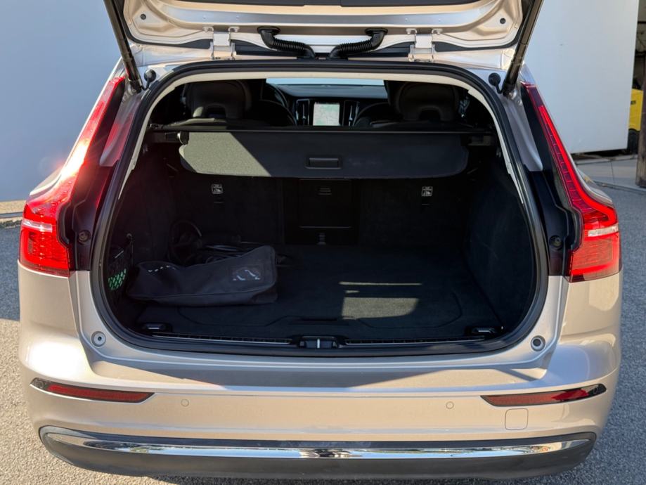 Volvo V60 Recharge T6 PLUG-IN HYBRID AWD CORE | 24MJ JAMSTVA | U PDV-U, fotografija 14
