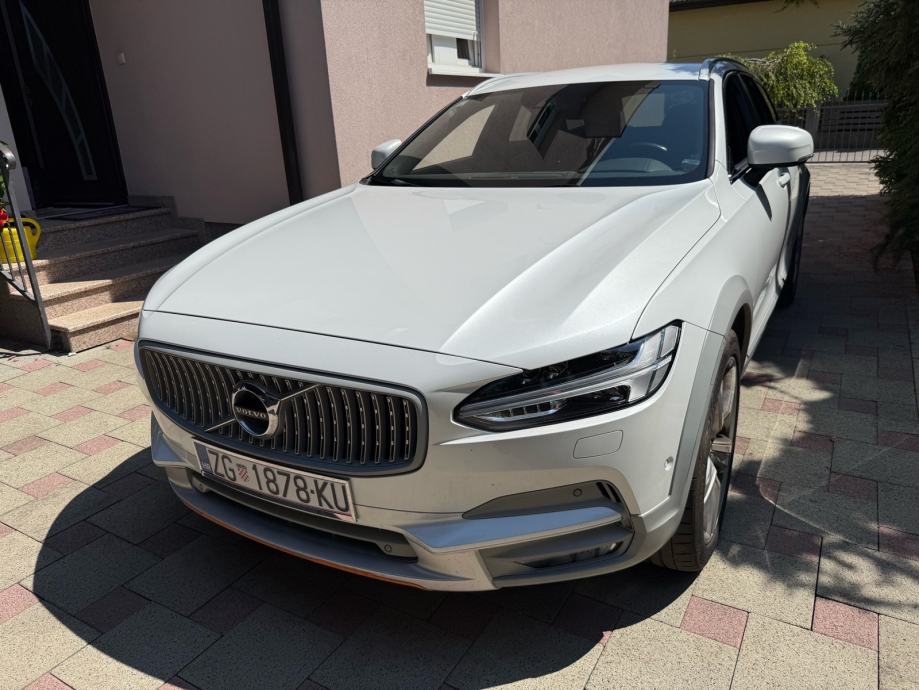 Volvo V90 Cross Country