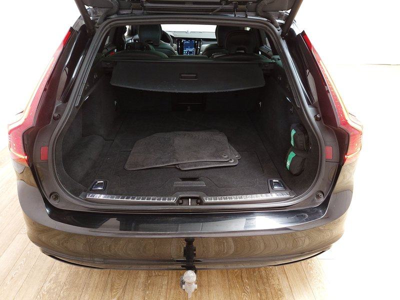 Volvo V90 R-Design automatik • AHK • 360° kamera, fotografija 19