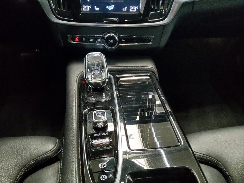 Volvo V90 T8 AWD Hybrid Inscription automatik • AHK • 360° kamera, fotografija 6