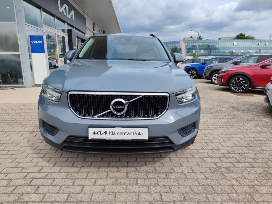 Volvo XC40 1.5 T3 MOMENTUM CORE, fotografija 2