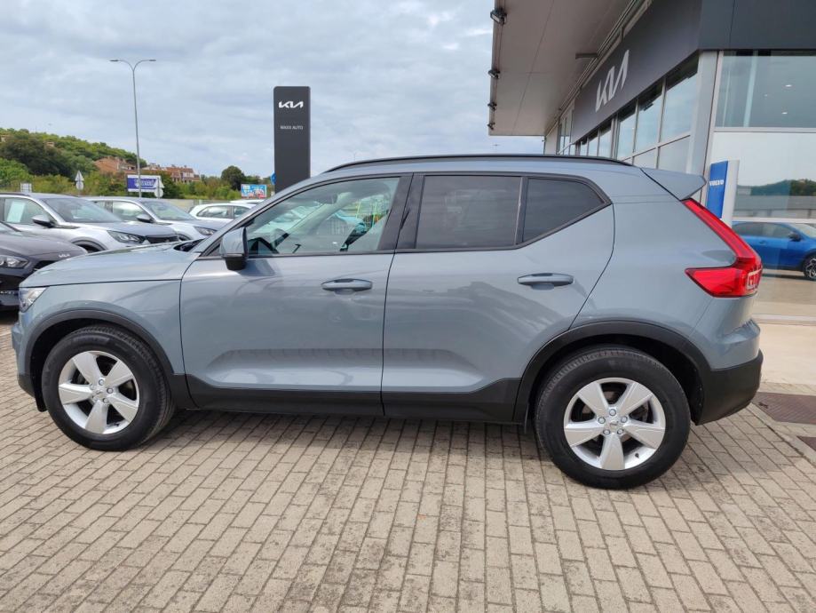 Volvo XC40 1.5 T3 MOMENTUM CORE, fotografija 3