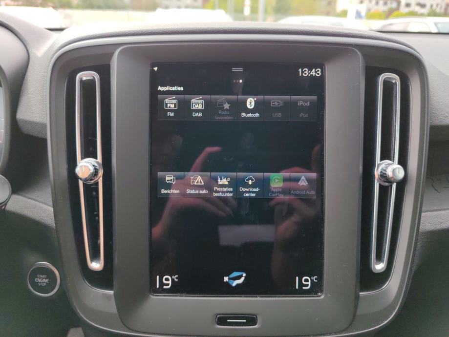 Volvo XC40 1.5 T3 MOMENTUM CORE, fotografija 18