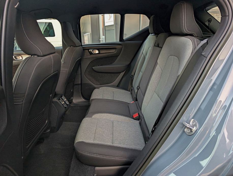 Volvo XC40 2.0 B3 aut. LED|Kamera|Navi|2xPDC|Keyless, fotografija 12