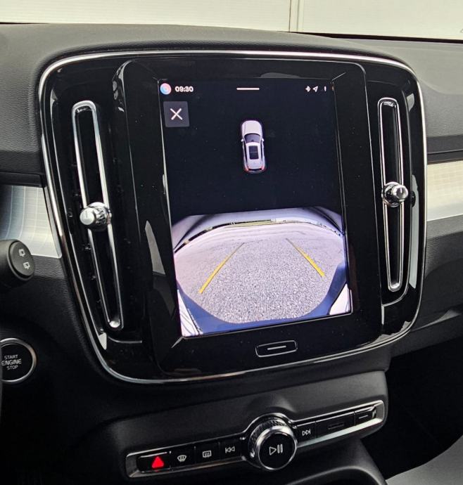 Volvo XC40 B3 2,0i automatik - 23000 km u PDVu HR auto, fotografija 18