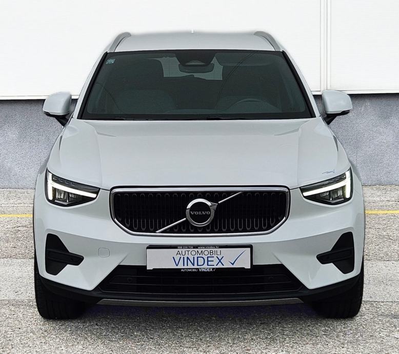 Volvo XC40 B3 2,0i automatik - 23000 km u PDVu HR auto, fotografija 2