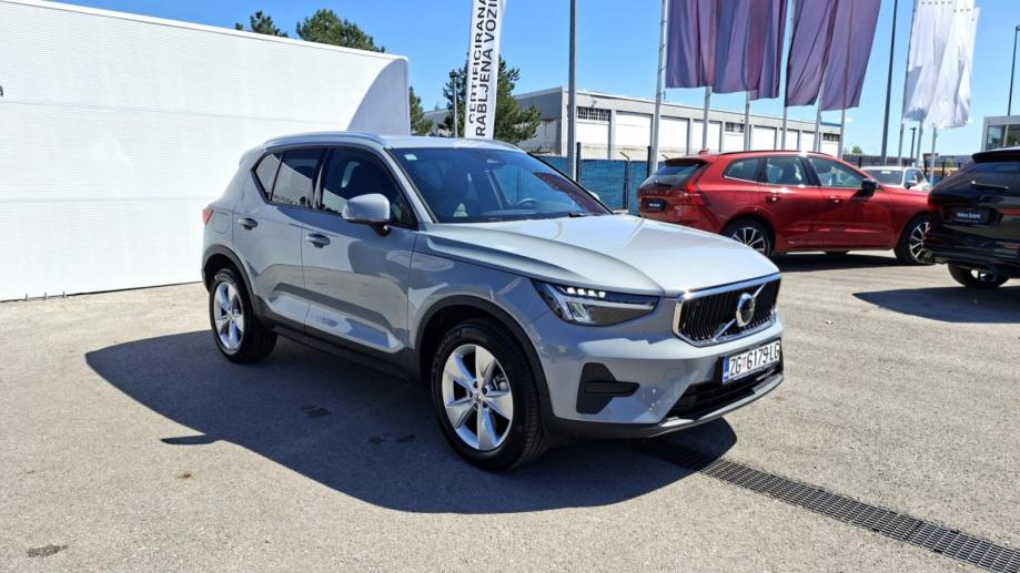 Volvo XC40 B3 MILD HYBRID PETROL CORE 163HP, JAMSTVO, fotografija 4