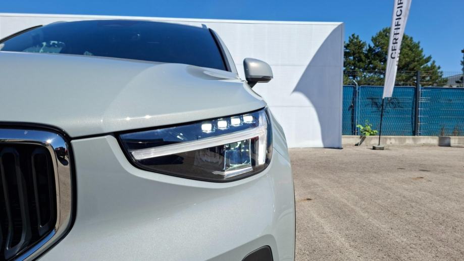 Volvo XC40 B3 MILD HYBRID PETROL CORE 163HP, JAMSTVO, fotografija 13