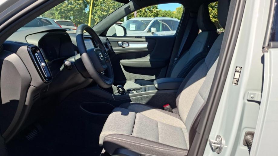 Volvo XC40 B3 MILD HYBRID PETROL CORE 163HP, JAMSTVO, fotografija 15