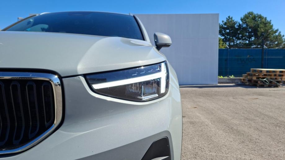 Volvo XC40 B3 MILD HYBRID PETROL CORE 163HP, JAMSTVO, fotografija 13