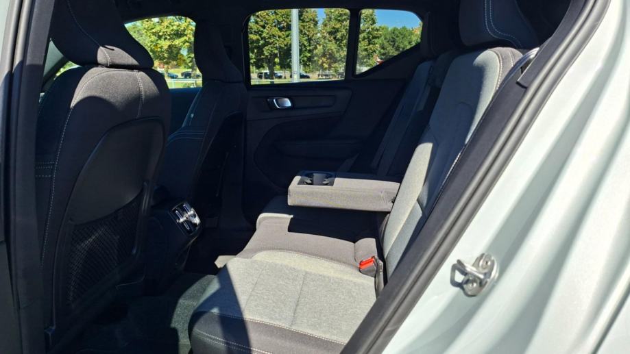 Volvo XC40 B3 MILD HYBRID PETROL CORE 163HP, JAMSTVO, fotografija 16