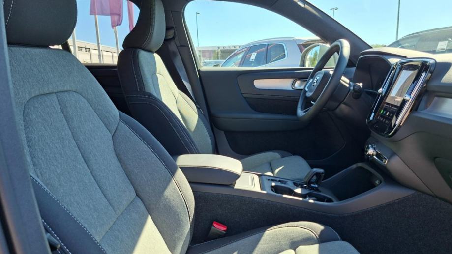 Volvo XC40 B3 MILD HYBRID PETROL CORE 163HP, JAMSTVO, fotografija 17