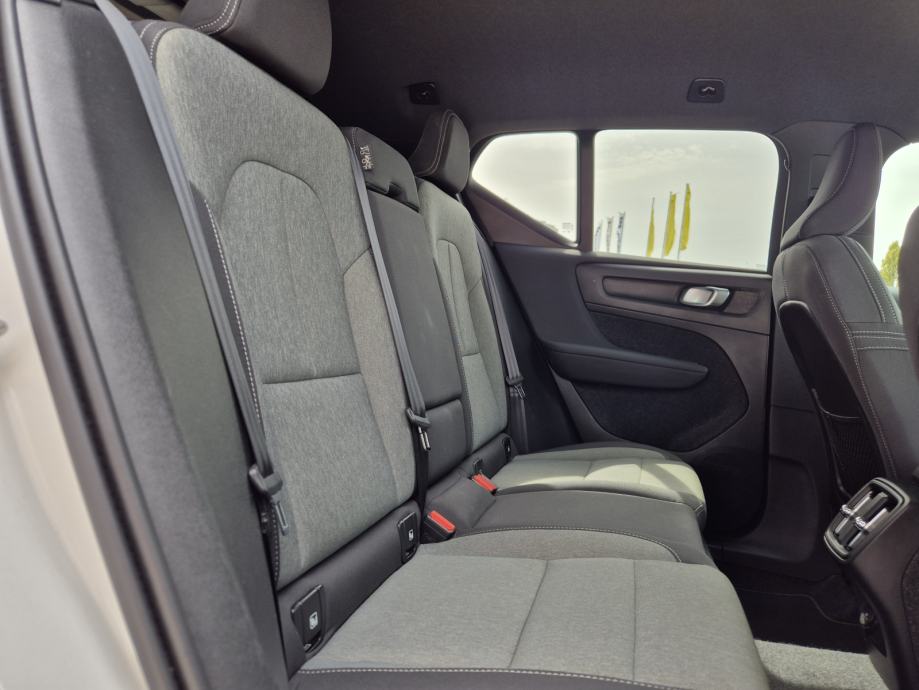 Volvo XC40 B3 Mild hybrid Petrol Core Automatik, fotografija 11