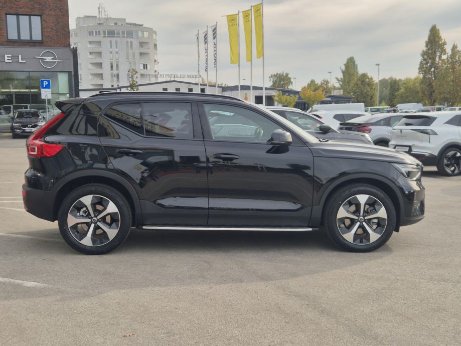 Volvo XC40 B3 Mild hybrid Plus Dark AT FWD DCT, fotografija 3