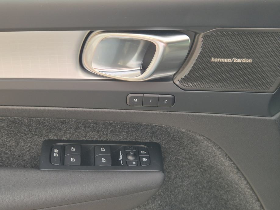 Volvo XC40 B3 Mild hybrid Plus Dark AT FWD DCT, fotografija 11