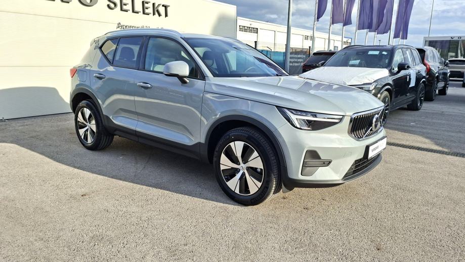 Volvo XC40 B3(P) CORE, NAV, KAMERA, TEMPOMAT, fotografija 4