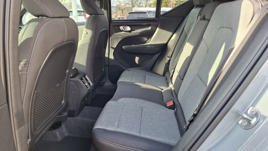 Volvo XC40 B3(P) CORE, NAV, KAMERA, TEMPOMAT, fotografija 16