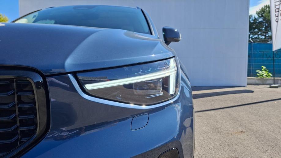 Volvo XC40 B4 MILD HYBRID PETROL ULTRA DARK, NAV, KAMERA, TEMPOMAT, JA, fotografija 13