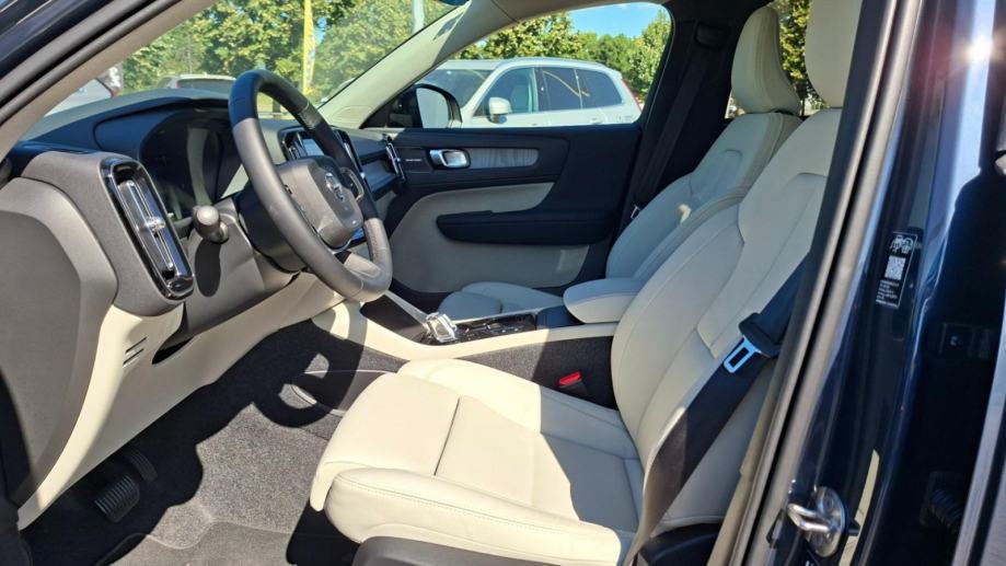 Volvo XC40 B4 MILD HYBRID PETROL ULTRA DARK, NAV, KAMERA, TEMPOMAT, JA, fotografija 15