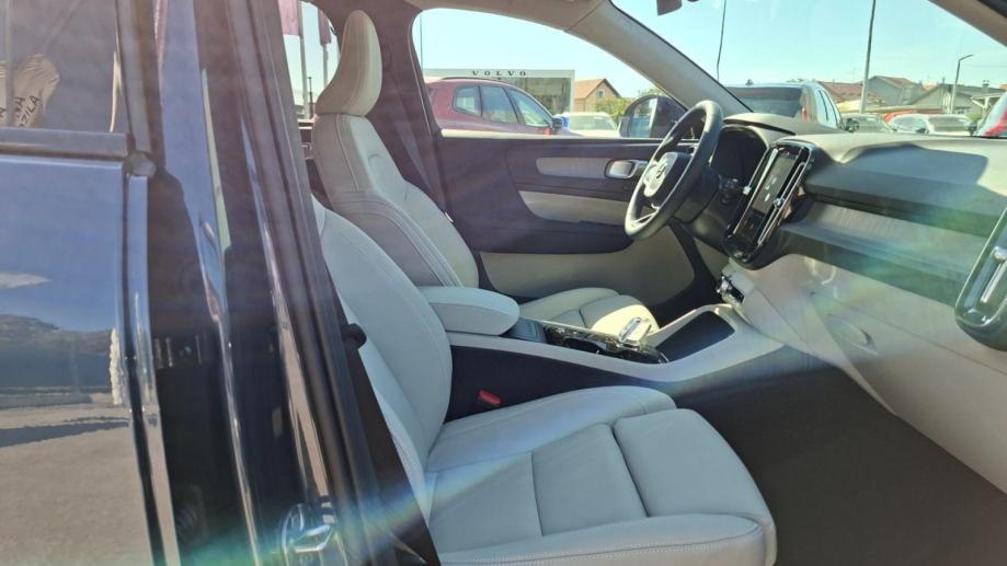 Volvo XC40 B4 MILD HYBRID PETROL ULTRA DARK, NAV, KAMERA, TEMPOMAT, JA, fotografija 17