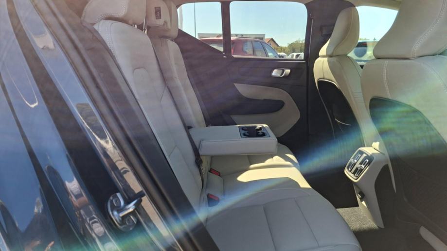 Volvo XC40 B4 MILD HYBRID PETROL ULTRA DARK, NAV, KAMERA, TEMPOMAT, JA, fotografija 18