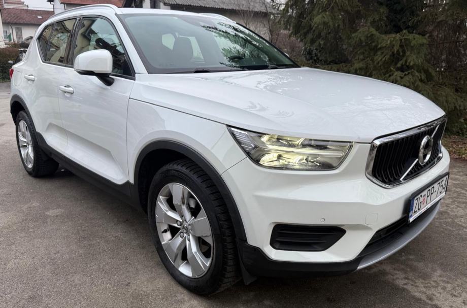 Volvo XC40 D3 automatik, u PDV-u, odličan, napravljen servis, fotografija 2