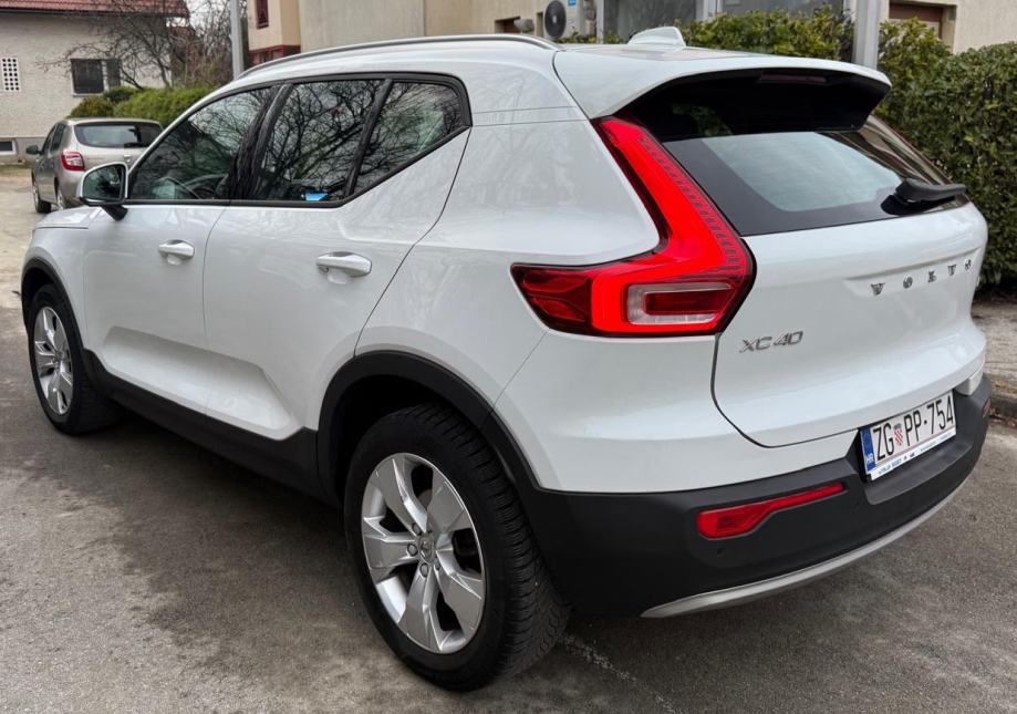 Volvo XC40 D3 automatik, u PDV-u, odličan, napravljen servis, fotografija 4