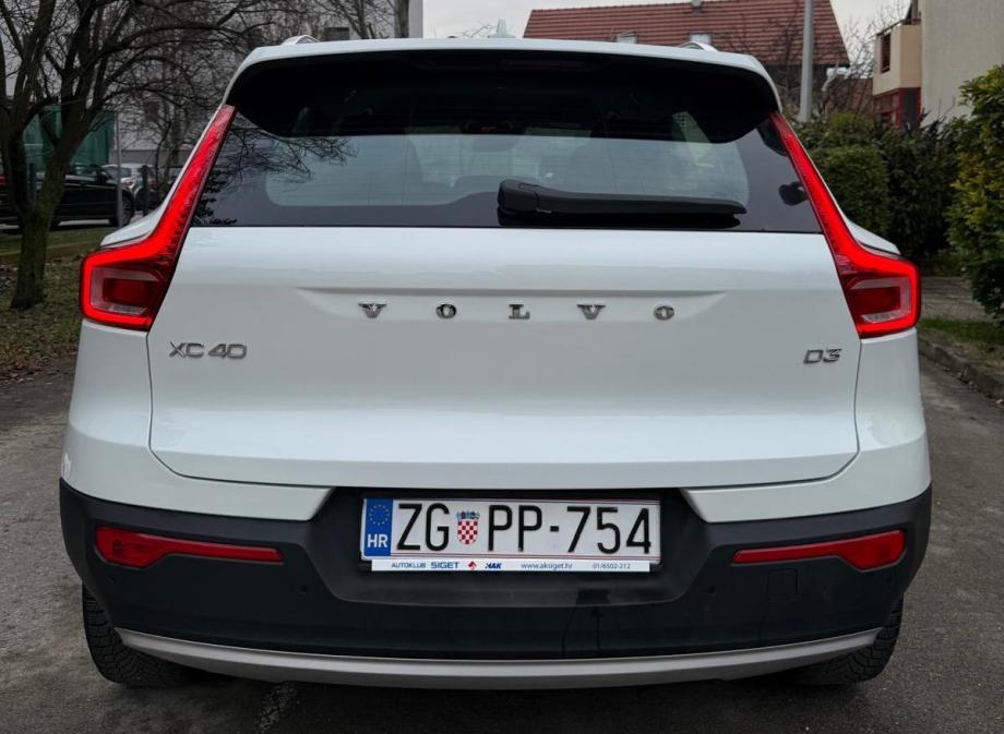 Volvo XC40 D3 automatik, u PDV-u, odličan, napravljen servis, fotografija 6