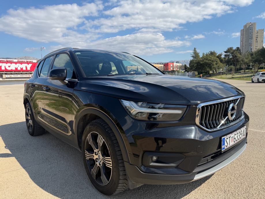 Volvo XC40 D3 INSCRIPTION registriran godinu dana, fotografija 2