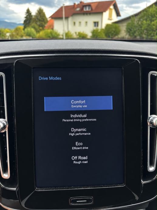 Volvo XC40 R-design D3 automatik 2020 godina, fotografija 16
