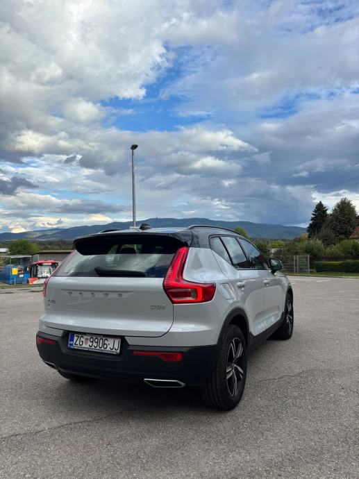 Volvo XC40 R-design D3 automatik 2020 godina, pogled izvana - slika 3