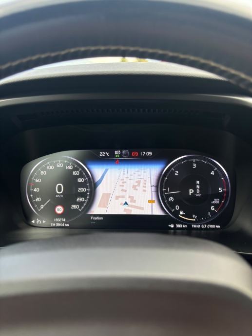 Volvo XC40 R-design D3 automatik 2020 godina, fotografija 9