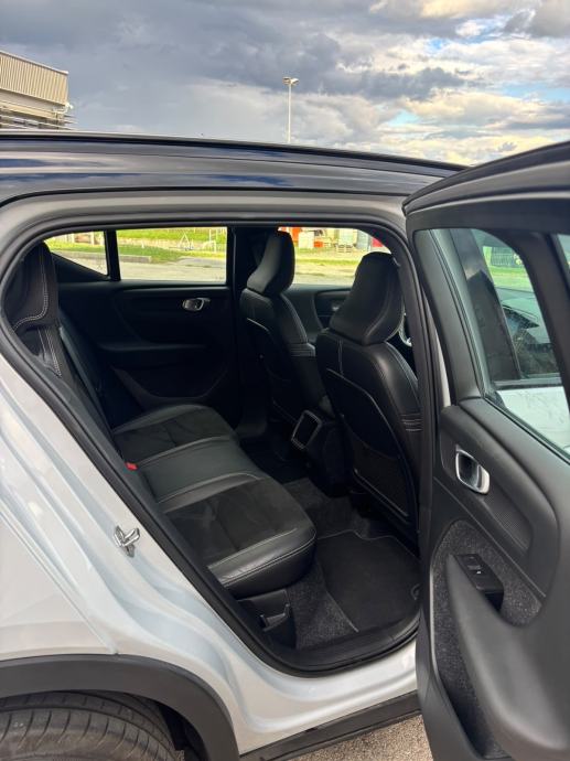 Volvo XC40 R-design D3 automatik 2020 godina, fotografija 12
