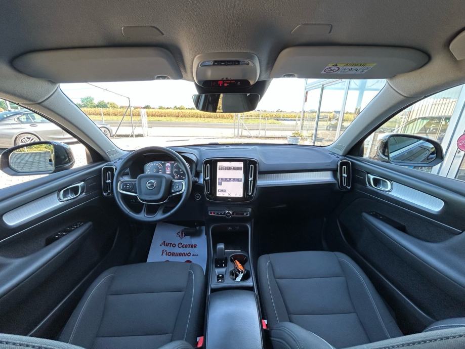 Volvo XC40 RECHARGE T4 2022.,PLUG IN+HYBRID+BENZIN, 211 Ks TOP, fotografija 9