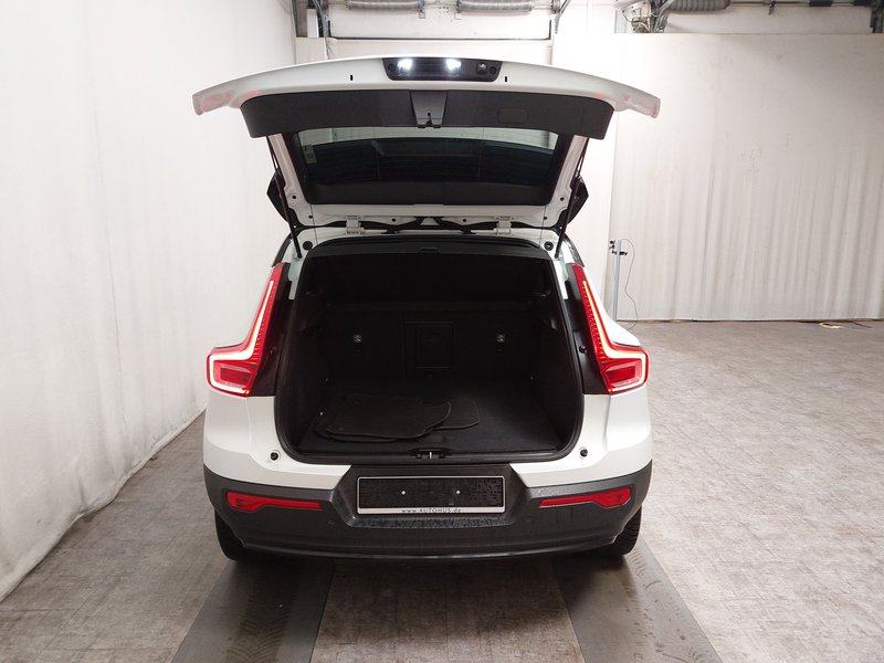 Volvo XC40 Recharge Twin Motor Core • 360° kamera • Full LED, fotografija 16