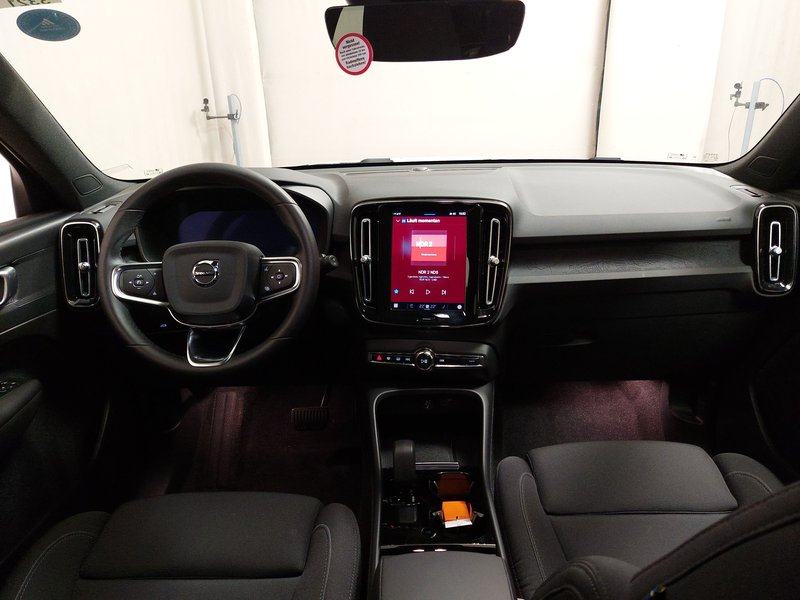 Volvo XC40 Recharge Twin Motor Core • 360° kamera • Full LED, fotografija 17