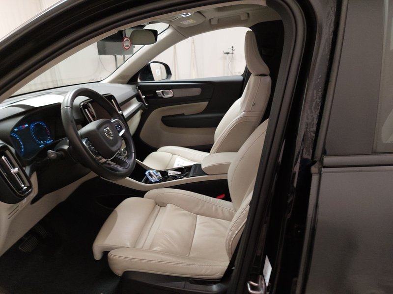 Volvo XC40 T2 automatik • 360° kamera • el. peta vrata, fotografija 6