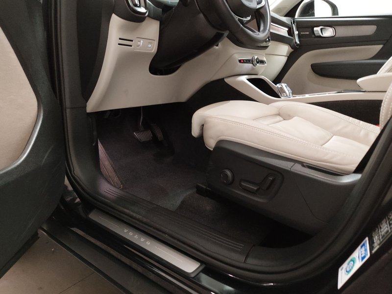 Volvo XC40 T2 automatik • 360° kamera • el. peta vrata, fotografija 7