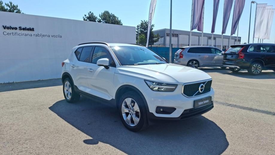 Volvo XC40 T3. Ručni mjenjač, Navigacija, Jamstvo, pogled izvana - slika 4