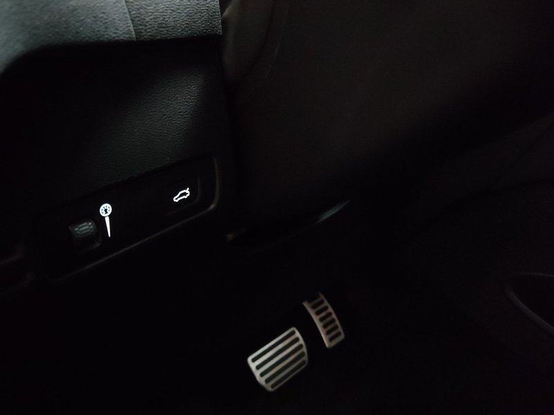 Volvo XC40 T4 automatik R-Design • 360° kamera • električna peta vrata, fotografija 7
