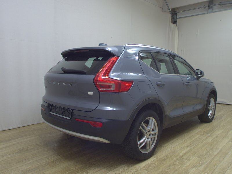Volvo XC40 T4 Recharge automatik Core • ACC • električna vrata, fotografija 4