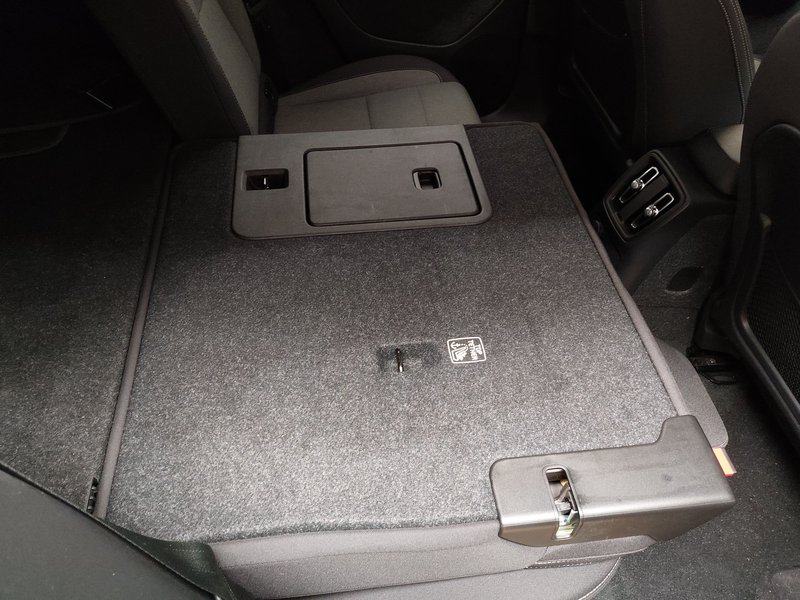 Volvo XC40 T4 Recharge automatik Core • ACC • električna vrata, fotografija 11
