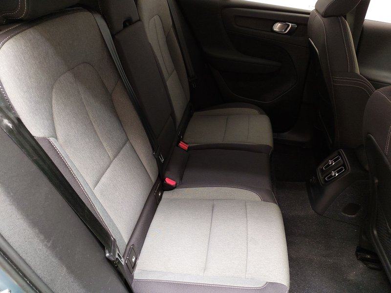 Volvo XC40 T4 Recharge automatik Core • ACC • električna vrata, fotografija 12