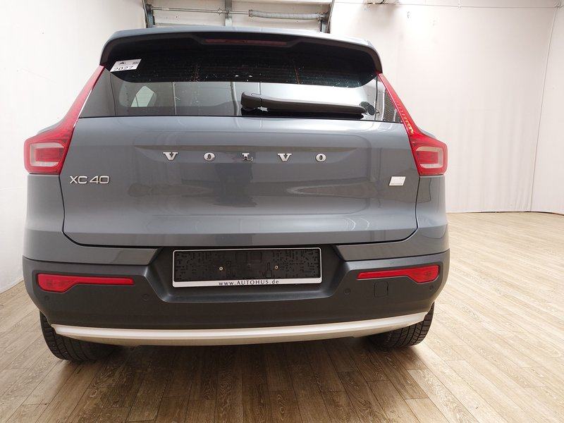 Volvo XC40 T4 Recharge automatik Core • ACC • električna vrata, fotografija 14